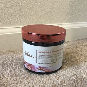 Manna Kadar Champagne Charcoal Scrub